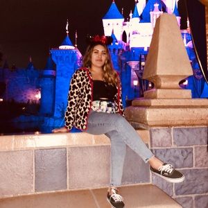 Meet your Posher, Cynthia